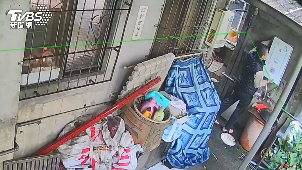 民宅熱水器成竊賊目標，專家建議可以用六角螺絲鎖死防盜。(圖／TVBS)