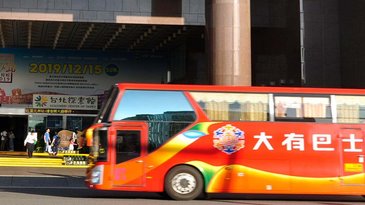 大有巴士疑遭駭!看板驚見「統戰標語」 公路局下令盤查