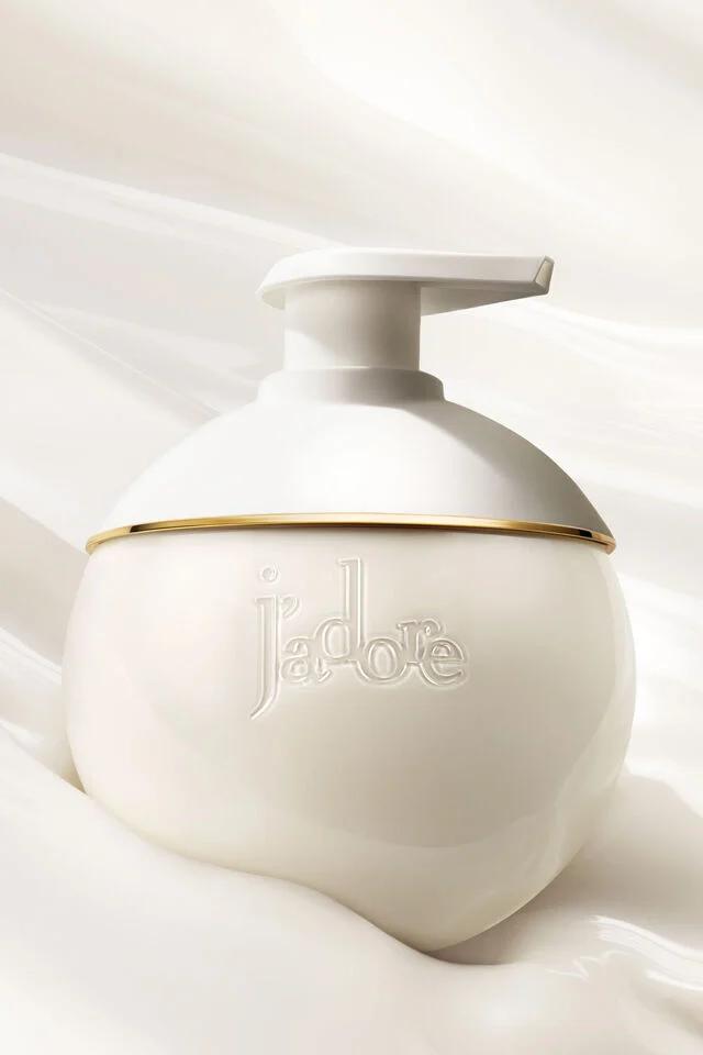 DIOR J’ADORE 澄淨香氛身體乳。(圖/翻攝自DIOR官網)
