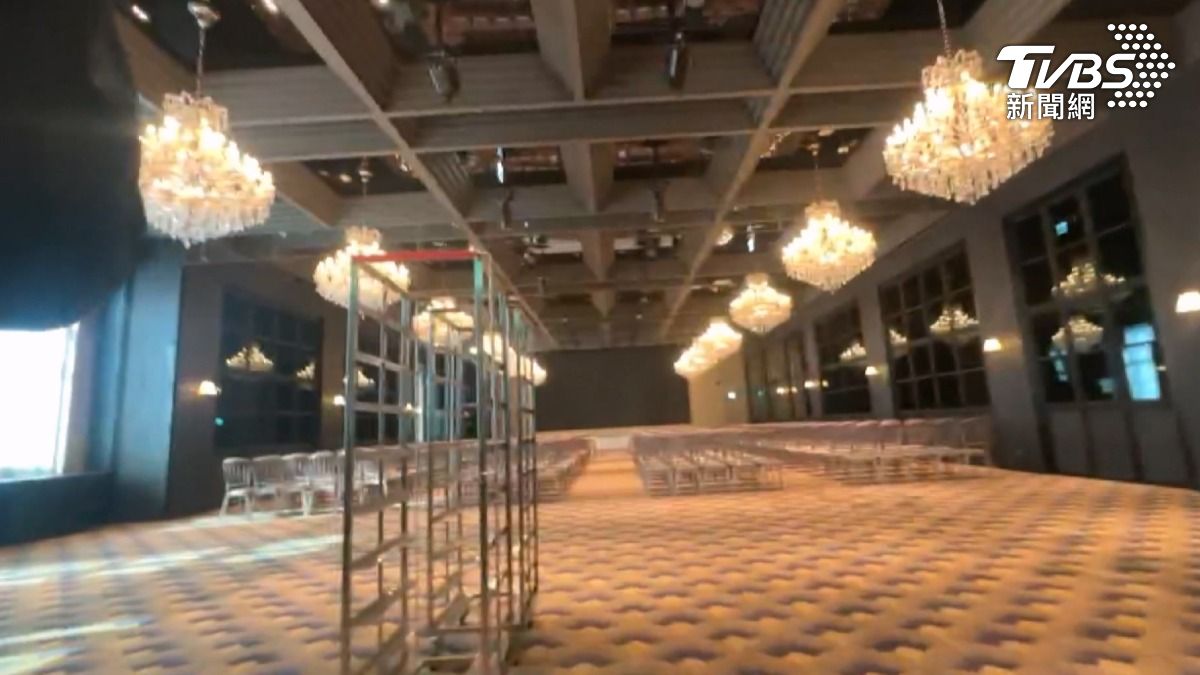 消保官表示若婚宴過程中因場地設備問題影響婚禮進行,消費者可以提出減少價金或損害賠償的要求。(圖/TVBS)