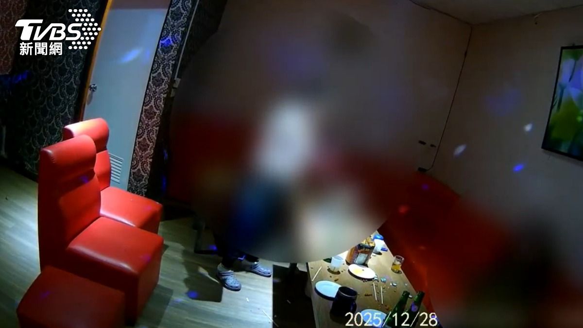 花蓮男酒醉遭「酒瓶爆頭」濺血,友勸架遭毆打。(圖/TVBS)