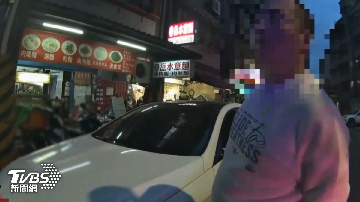 板橋男「按警喇叭」遭開單PO文公審 真相曝光慘被打臉