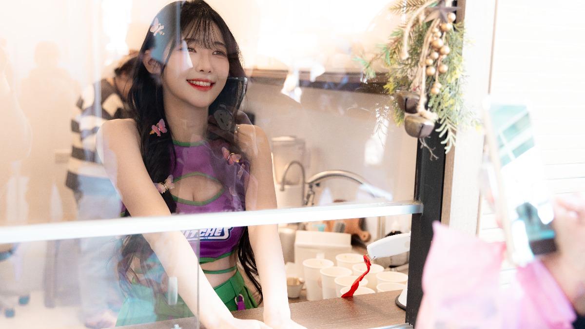 高佳彬送餐。(圖/CHEER UP提供)