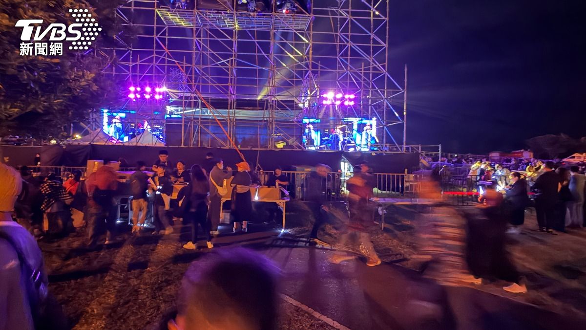 阿妹開唱他亂摸! 女網友崩潰控警棚內「對視」十分鐘