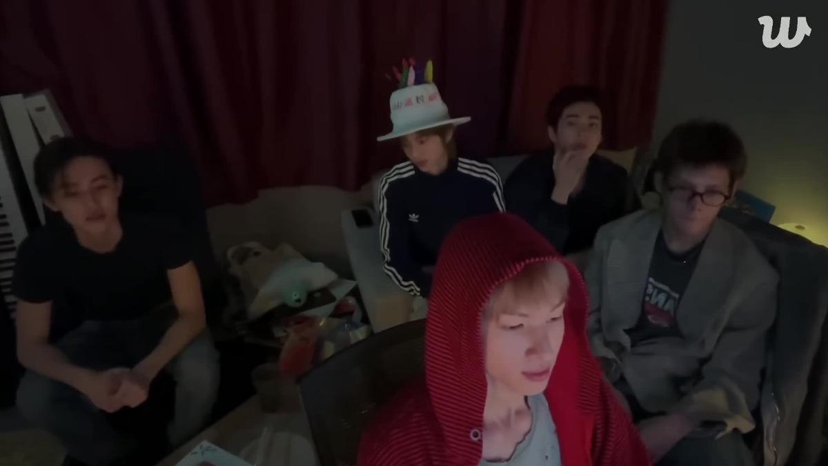 CORTIS的直播談論戀愛話題引發粉絲討論。（圖／翻攝Weverse）
