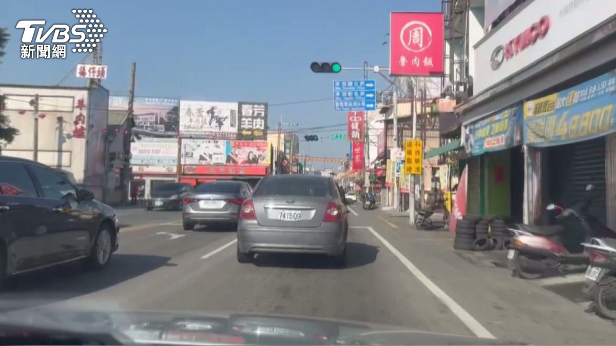 彰化溪湖鎮東環路與員鹿路口昨天下午3點多發生一起交通意外。(圖/民眾提供)