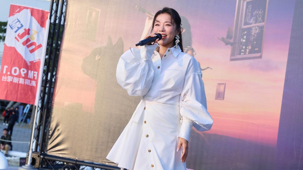 丁噹舉辦簽唱會。(圖/相信音樂提供)