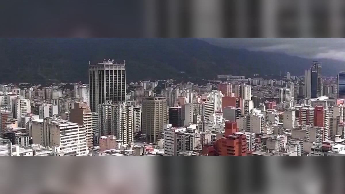 委內瑞拉首都的街道在3日遭空襲後,幾乎空無一人。(圖/央視)