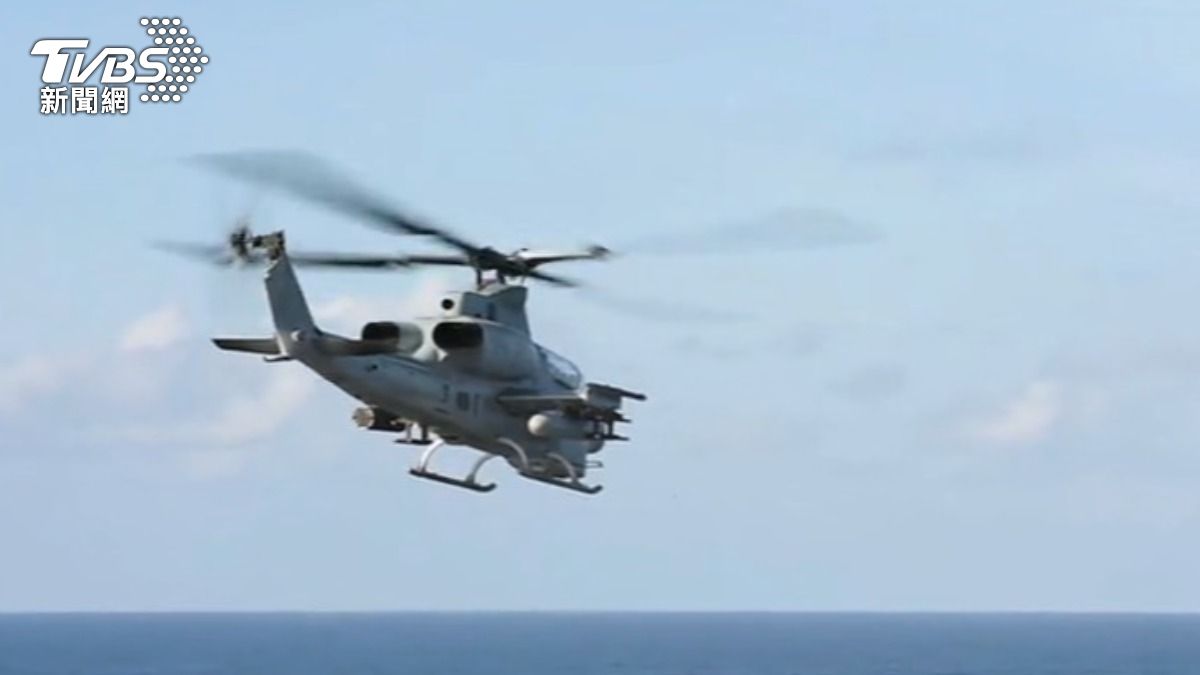 美軍出動AH-1Z蝰蛇直升機,陳國銘指其軟體與升力優於我國AH-1W。(圖/TVBS)