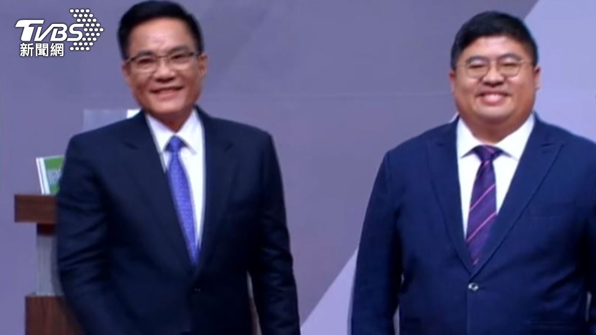 黃榮利議員與蔡易餘委員。（圖／民視電視提供）
