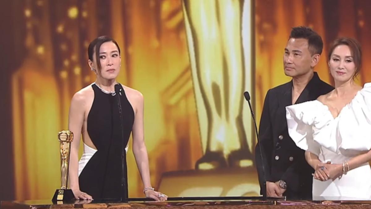 佘詩曼（左）激動落淚。（圖／翻攝自TVB YouTube）
