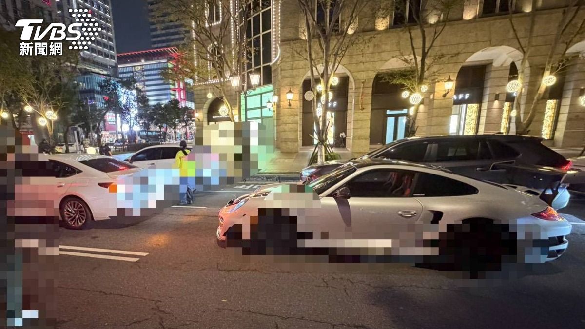 王陽明駕駛右車未注意前方車況釀追撞，所幸無釀成人員傷亡。（圖／TVBS）
