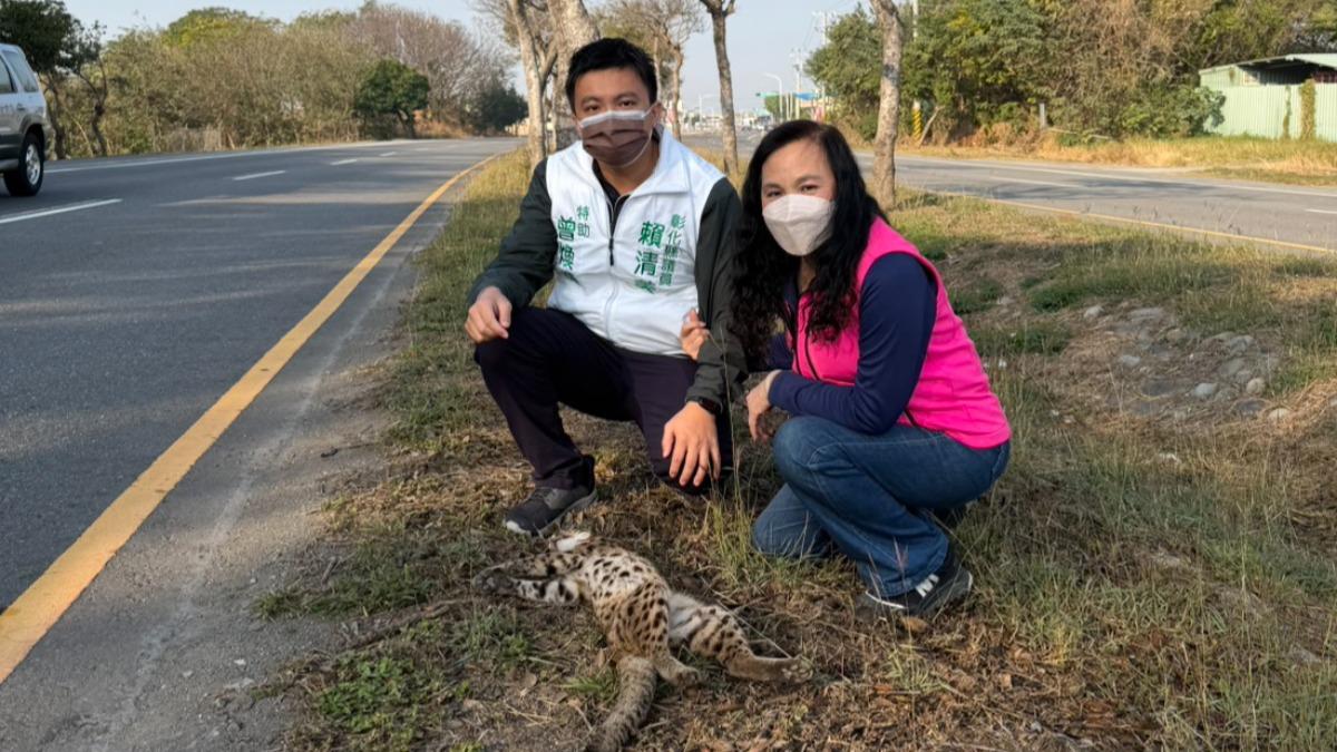 賴清美也帶著兒子曾煥燁前往關切。(圖/民進黨彰化議員賴清美提供)
