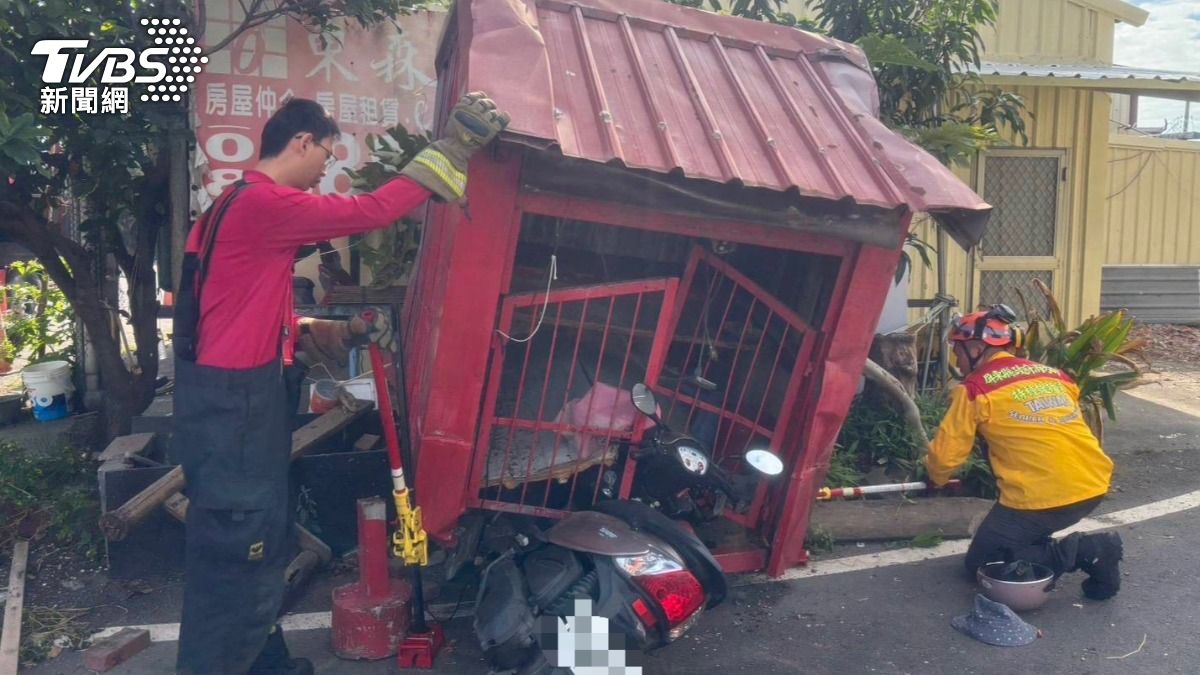 務農路上斷魂！屏東7旬婦「暴衝嵌土地廟」遭重壓慘死　