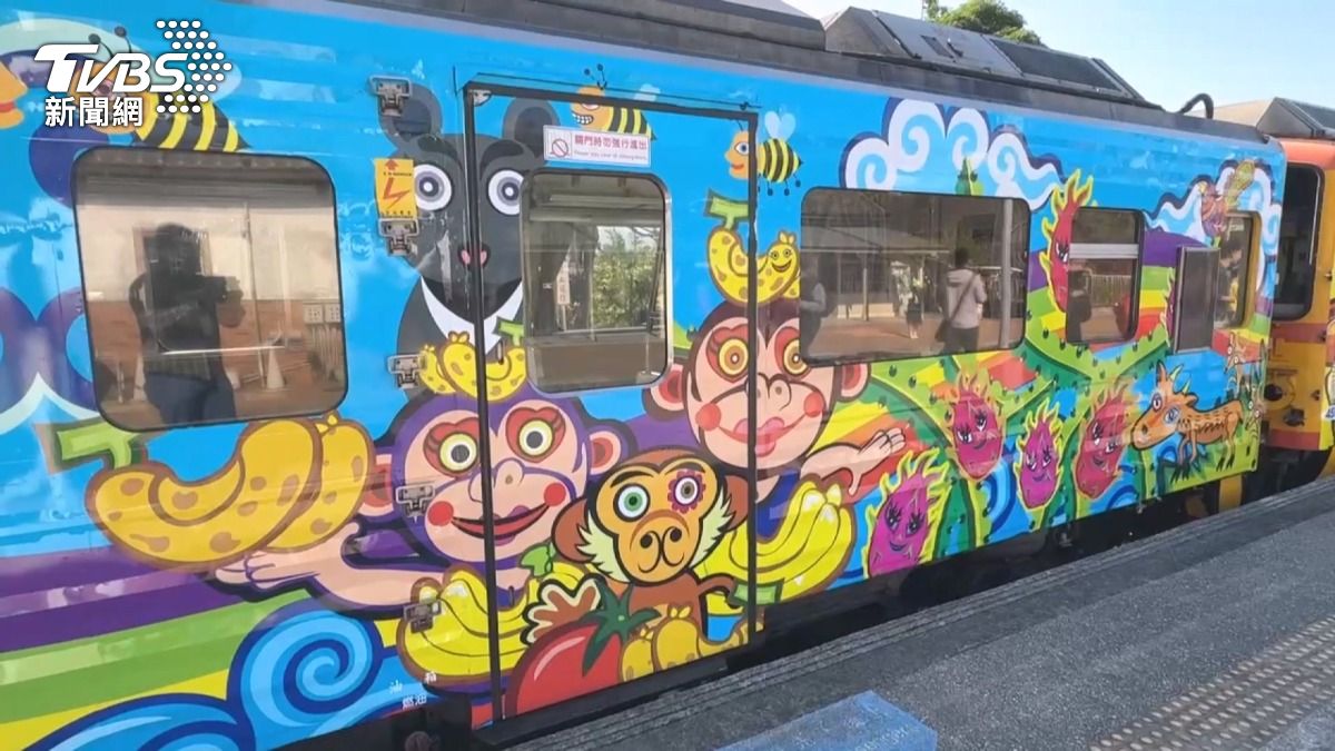 集集線停駛4年，彩繪列車今日重現鐵道風情。(圖／TVBS)