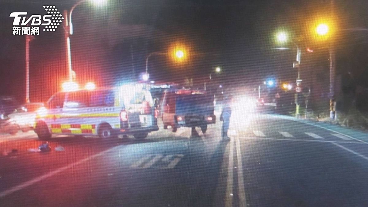 「原只想去逛夜市」19歲無照男載16歲女遇死劫,貨車跨雙黃線害2命。(圖/TVBS)