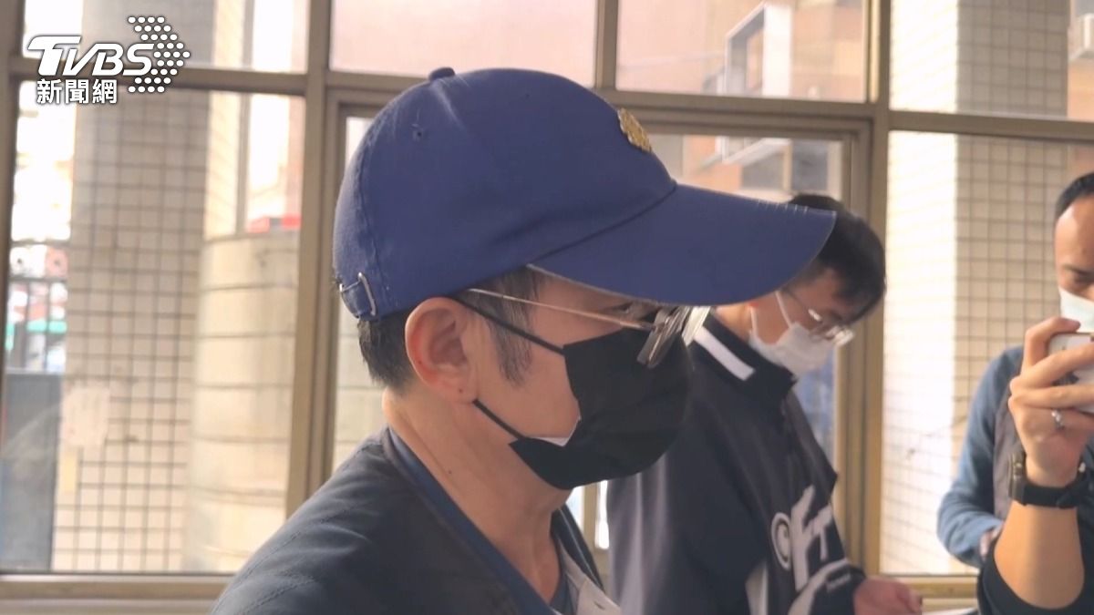 郭先生認為醫院對員工的關懷不足,甚至未出席其妻子的告別式。(圖/TVBS)