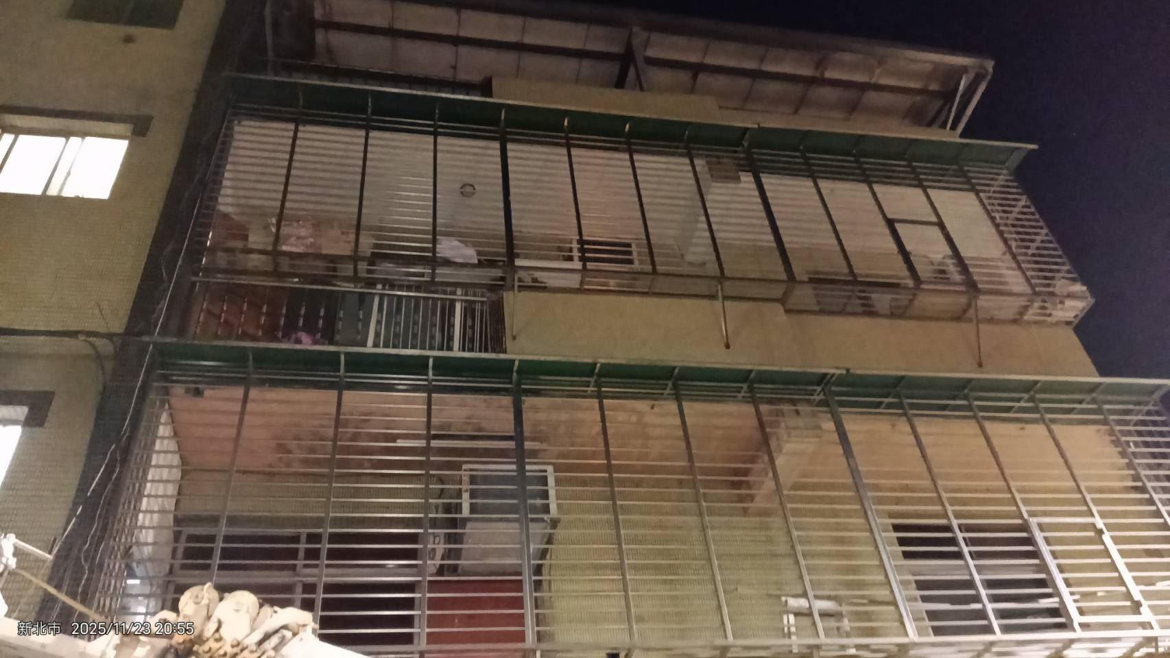 飼主未盡妥善照顧，導致愛犬墜樓。（圖／新北市動保處提供）