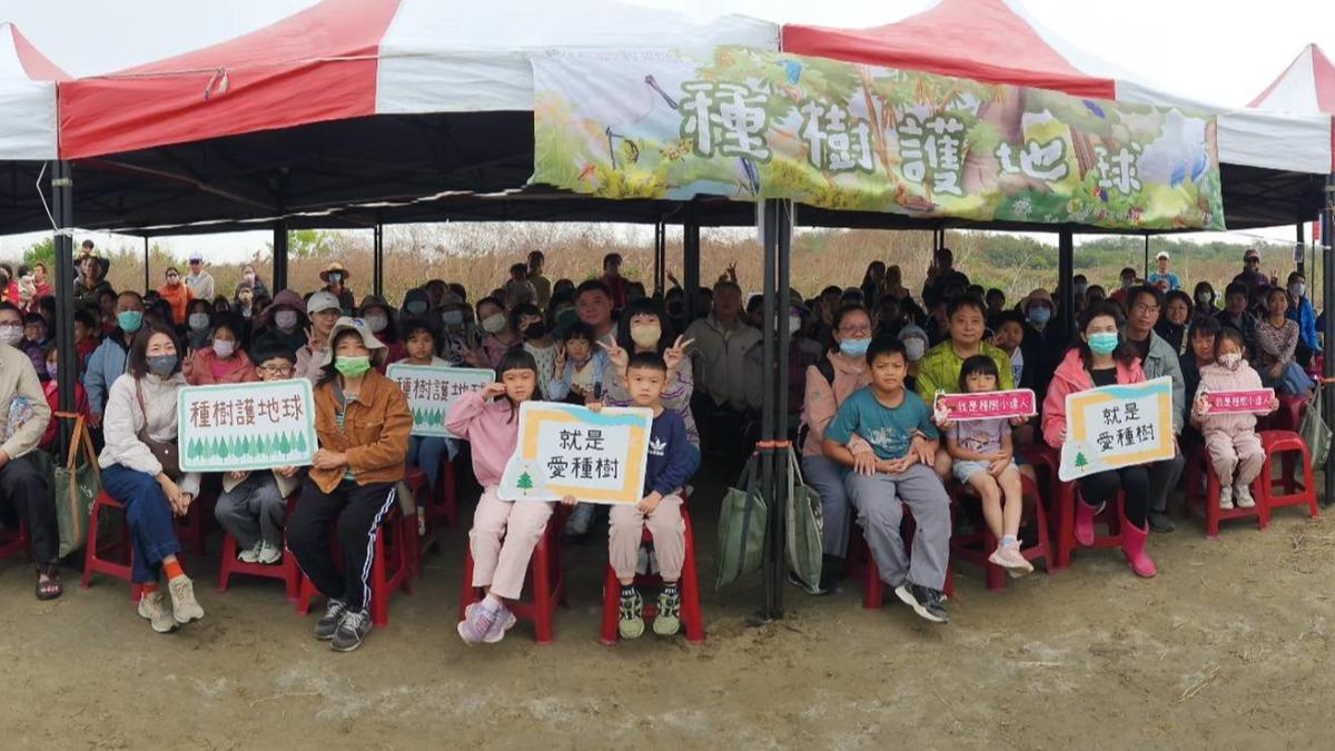 高雄茄萣濕地造林有成 改善土壤條件復育生態