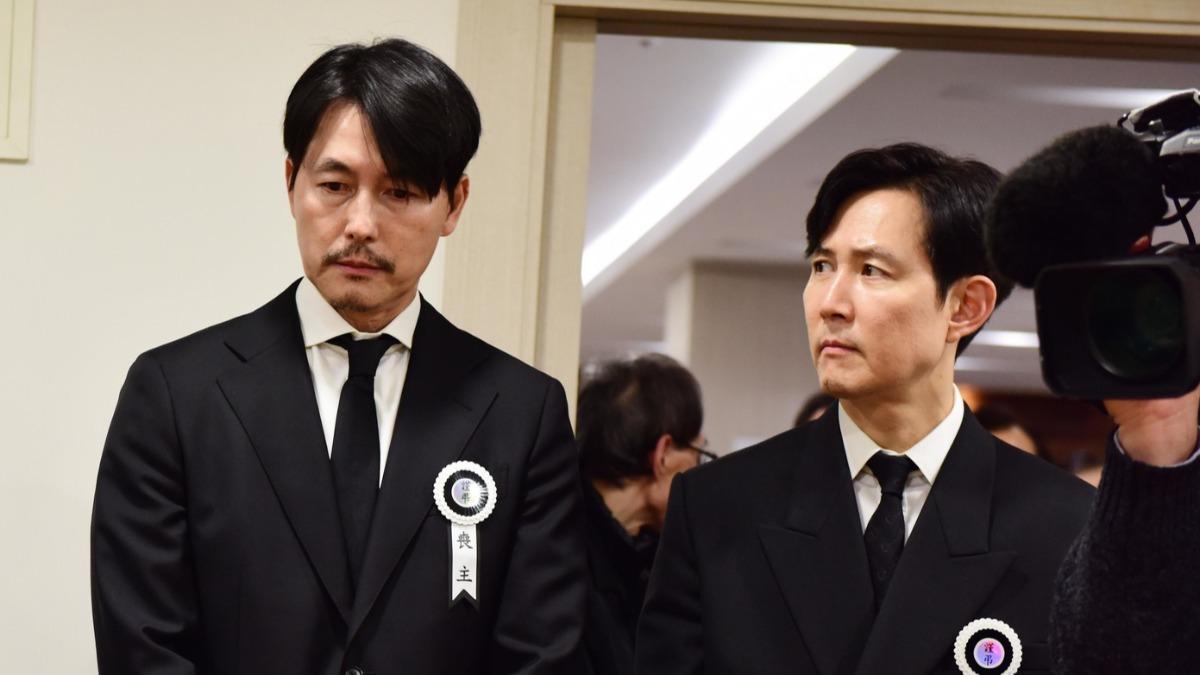 安聖基過世…李政宰、鄭雨盛、李炳憲抬棺出殯 與親兒子同當喪主