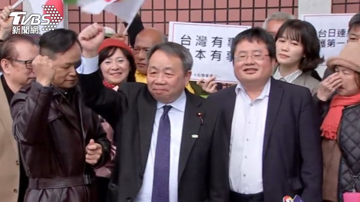 新黨抗議喊「右翼害慘人民」 吳欣岱回嗆:不能投票的中國敗類