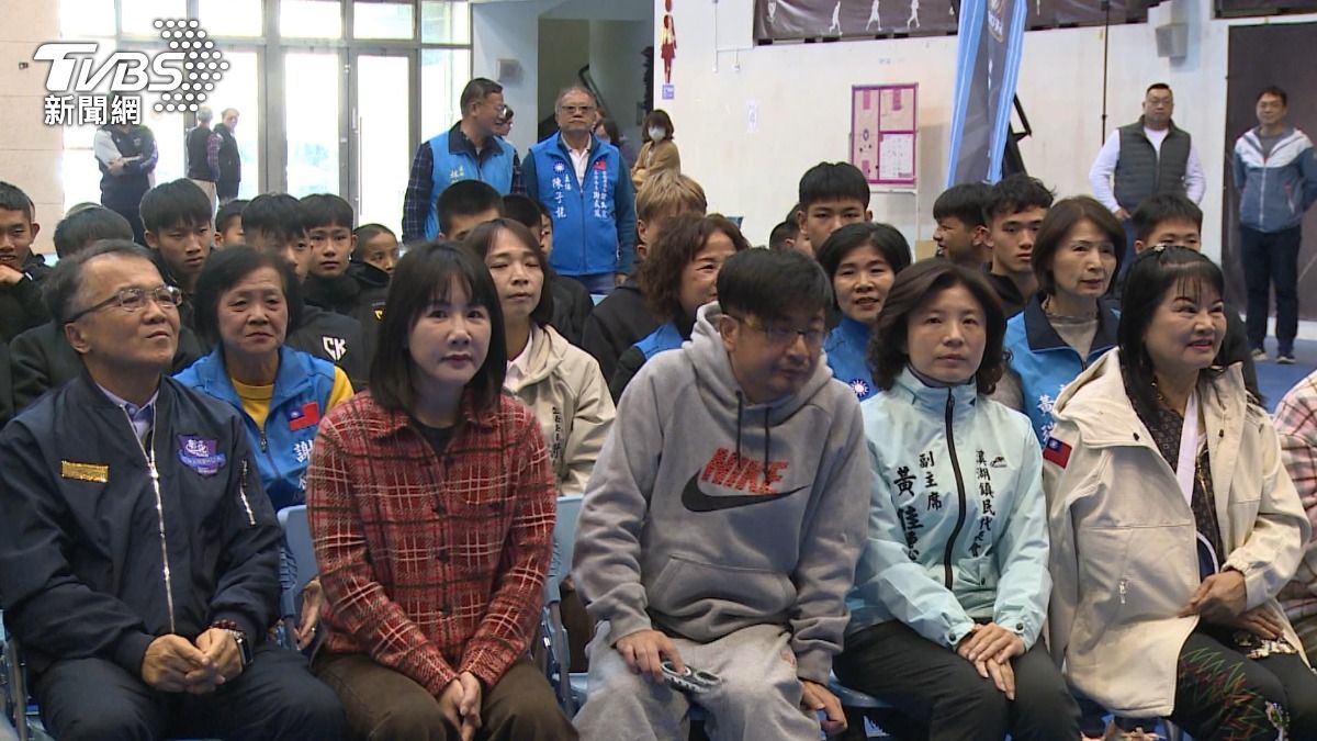  國民黨內戰開打？謝家姊弟「同台裝沒看見」　彰縣長之位難讓。(圖／TVBS)