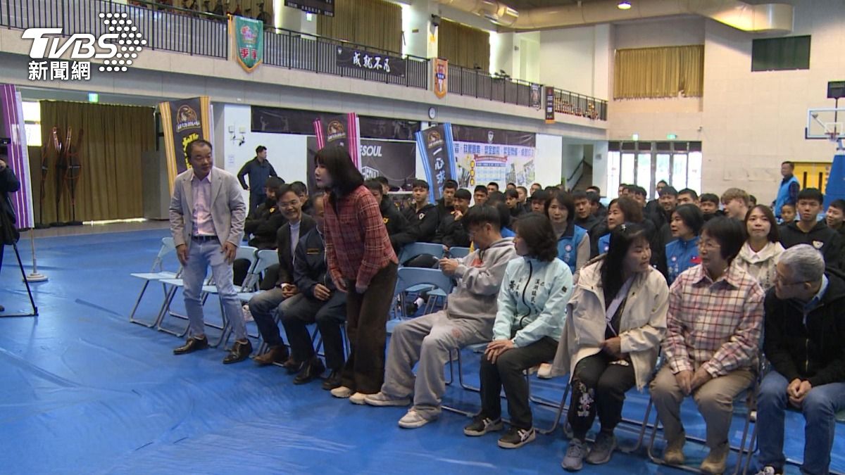 爭彰縣長提名！謝衣鳯踢弟「遭無視」。(圖／TVBS)