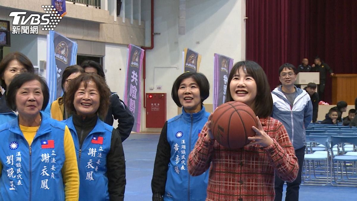  爭彰縣長提名！謝衣鳯踢弟「遭無視」。(圖／TVBS)