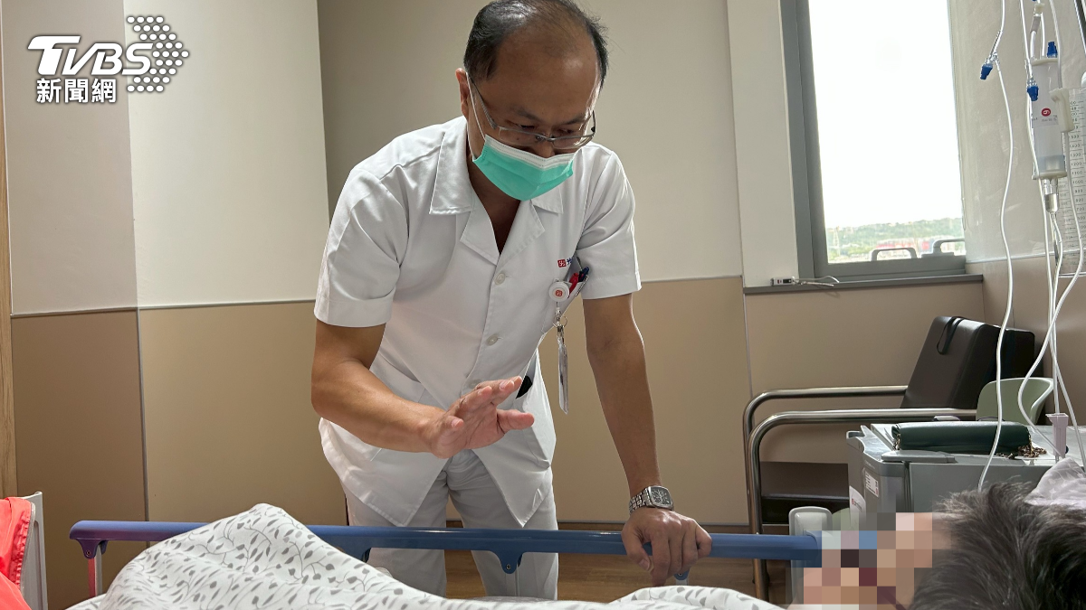 光田醫院福田病房護理長廖柏景分享,安寧護理師如同樞紐,負責將病患的需求表達給團隊。(圖/林冠丞攝)