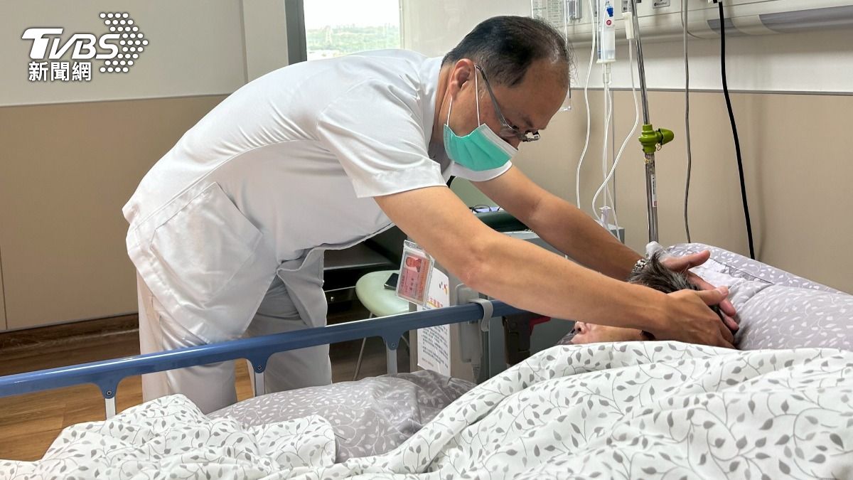 安寧照護利用藥物學、護理舒適照護、心理諮商會談，期望可以達到「善生、善終、善別」的醫療目的。（圖／林冠丞攝）
