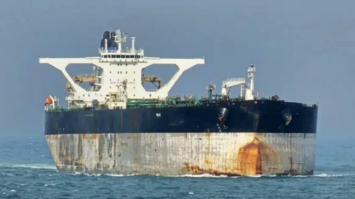美俄角力升溫!美軍擬派特種部隊扣押油輪 俄潛艦軍艦全程護航