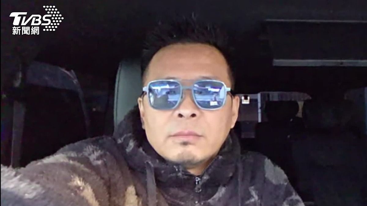 大阪包車業者社長大阪大叔透露，部分平台、包車社團會壓低價格搶客，這也導致接案的大多都是中國或者是台灣的公司。（圖／TVBS）