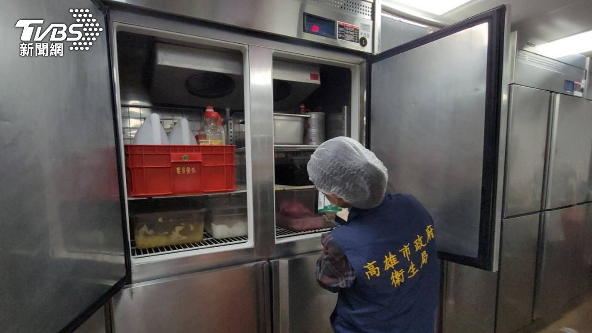 高雄吃到飽餐廳吃蟹腳後嘔吐 衛生局要查了