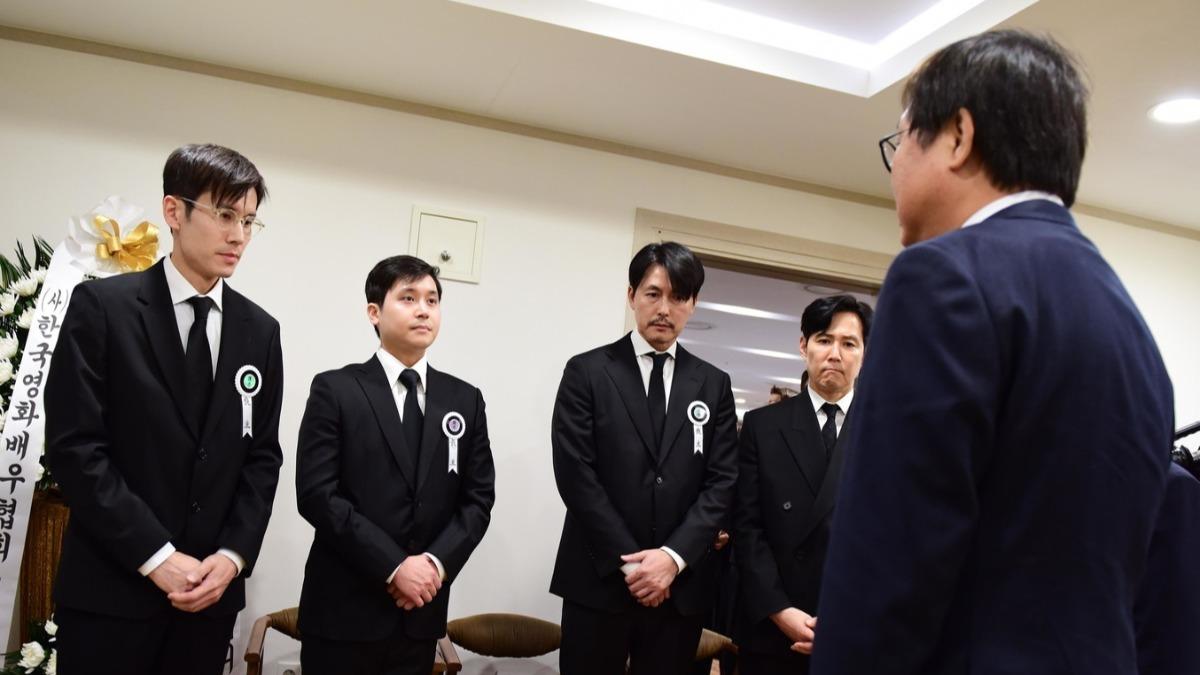淚別安聖基!李政宰、鄭雨盛靈堂接待3天幾乎沒休 健康狀態惹憂