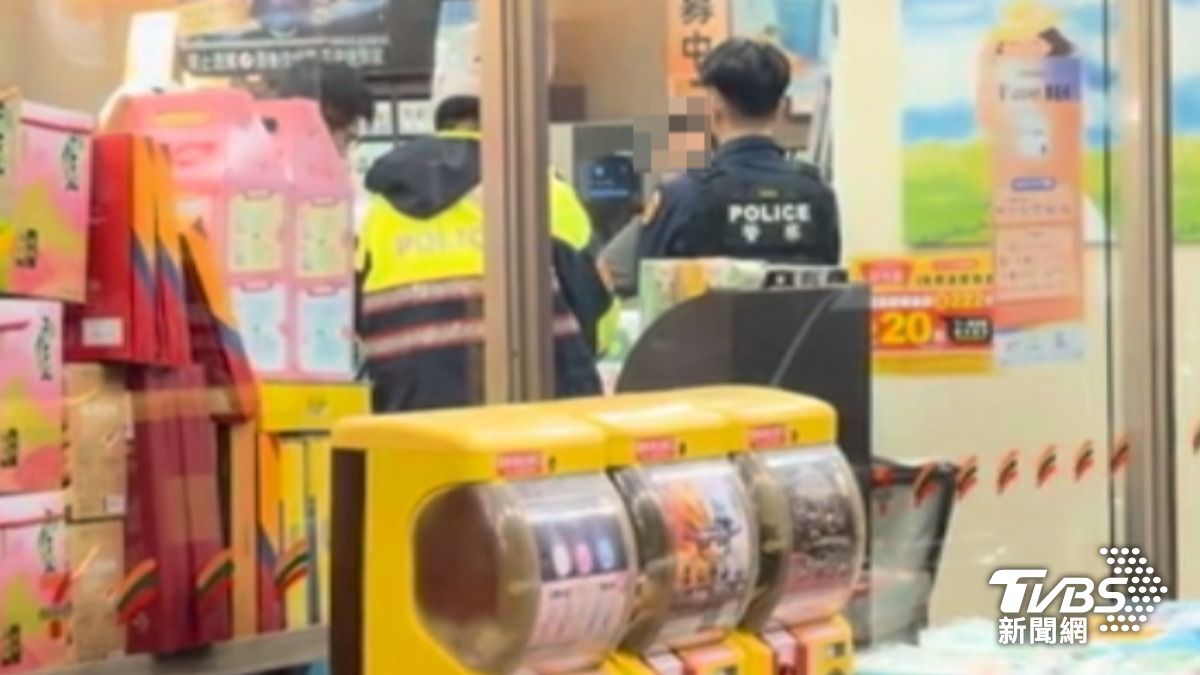 男大鬧超商遭報警。(圖/TVBS)