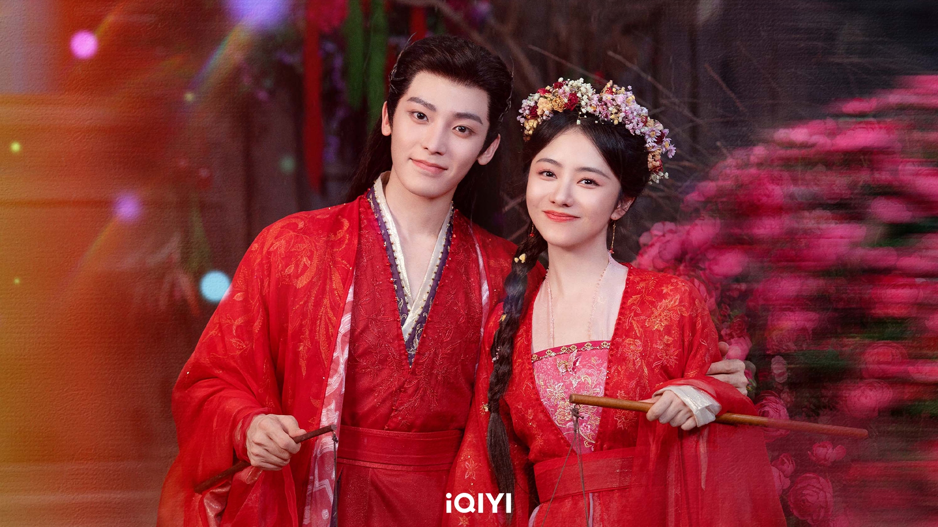 侯明昊(左)與譚松韻克服重重難關,重新舉辦正式婚禮撒糖。(圖/iQIYI愛奇藝國際版提供)