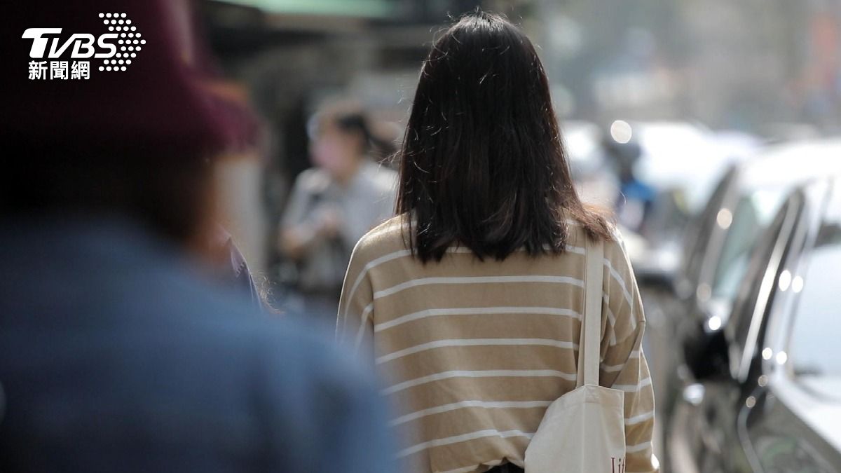 經痛月經亂、備孕怎麼吃?醫師揭「抗發炎暖子宮」醫師:少吃「這類食物」!