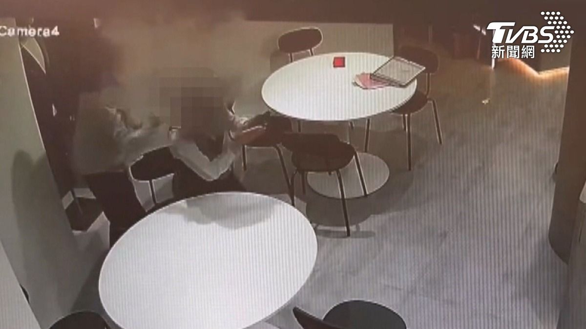 自從店長調往其他門市支援後,店內僅剩兩人,小衝突不斷累積,最終演變成肢體衝突。(圖/當事人提供)