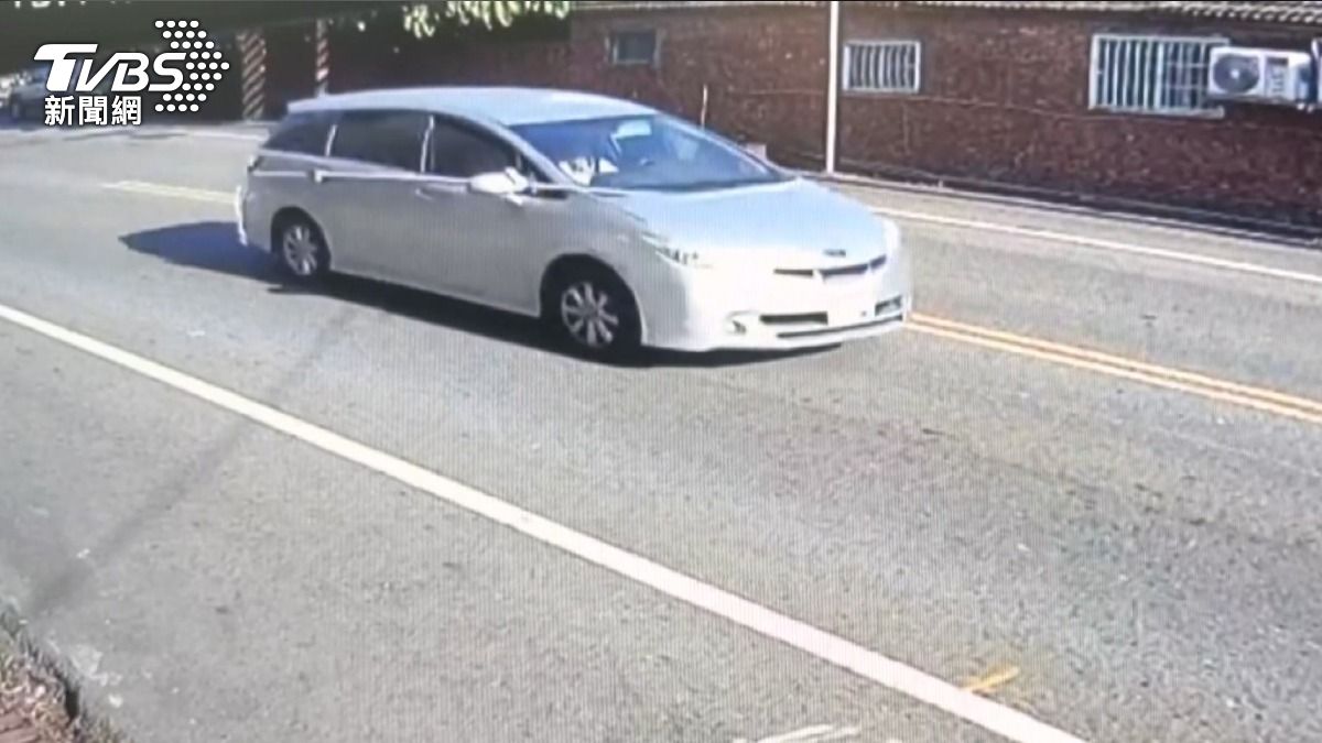 車掛油槍開上路？真相曝光是L型管。(圖／TVBS)
