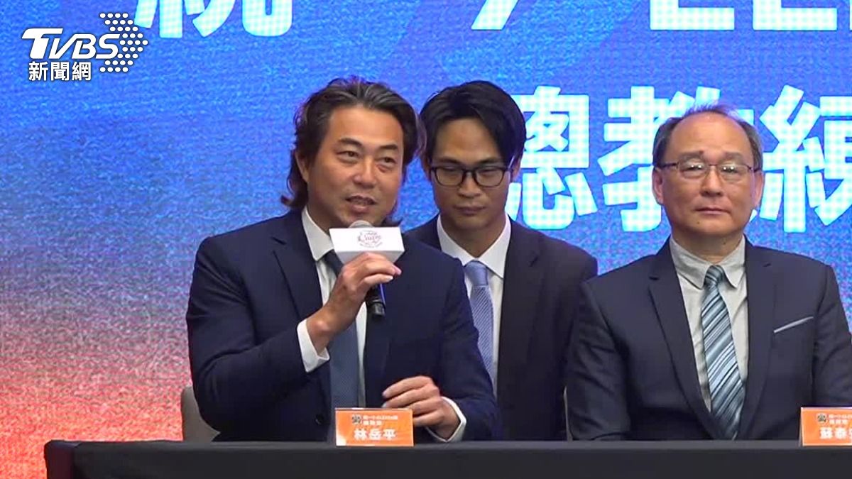 統一獅總教練林岳平透露當初林安可還想要當二刀流,還好後來兩人討論,決定專心打擊,否則現在選投手,恐怕就只能餵球給別人。(圖/TVBS)
