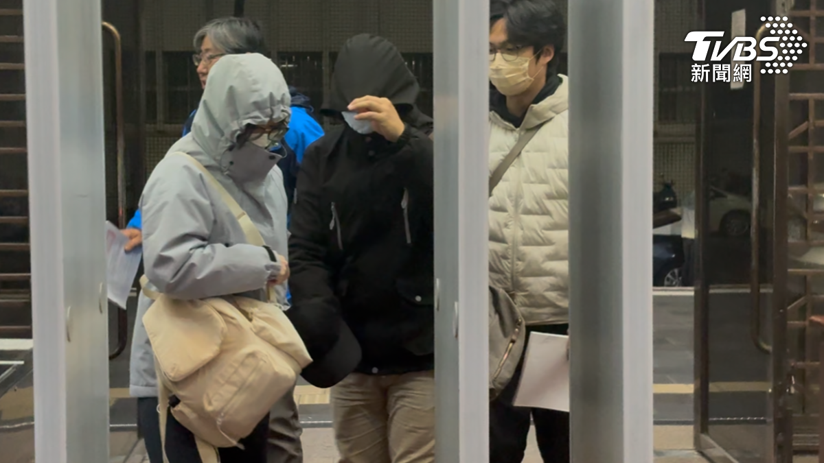 澄映公司負責人林克穎（黑衣者）。（圖／潘千詩攝）