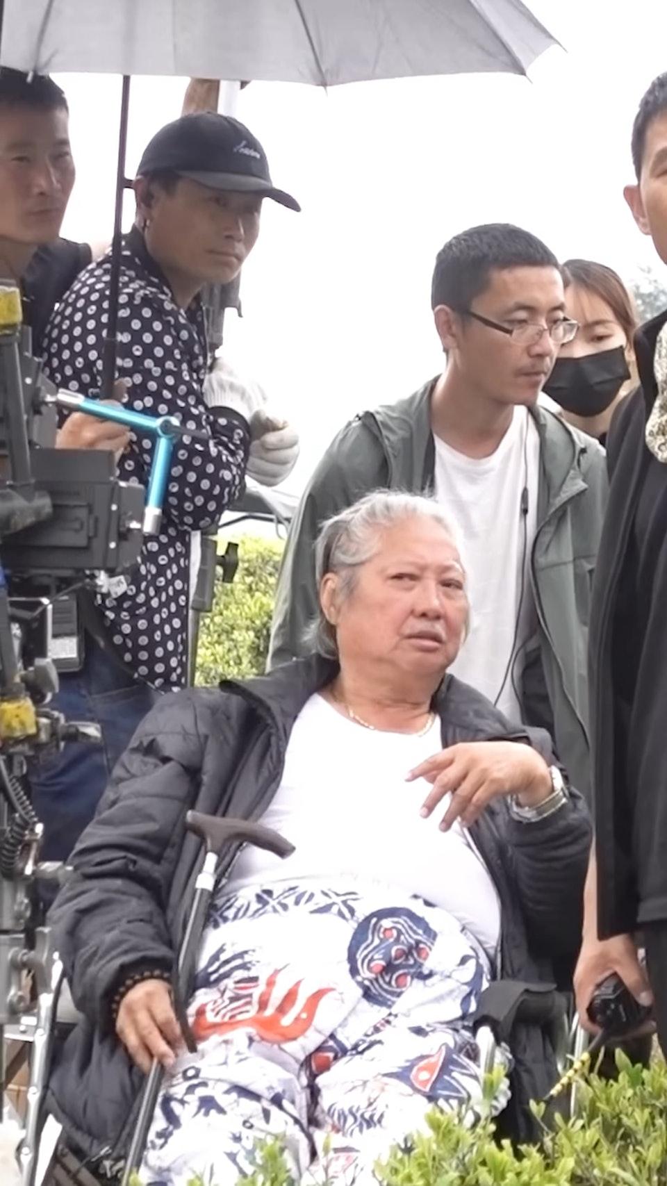 洪金寶為《尋秦記》擔任動作指導。(圖/滾動工作室IG影片截圖)