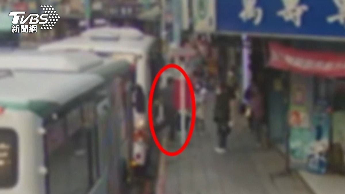 曾連偷3輛機車!35歲男板橋加油站淋油自焚 犯案前行蹤曝光
