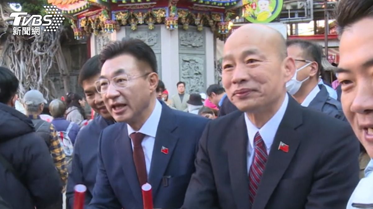 韓國瑜讚江啟臣是「台中驕傲」,並表示兩人是換帖兄弟。(圖/TVBS)