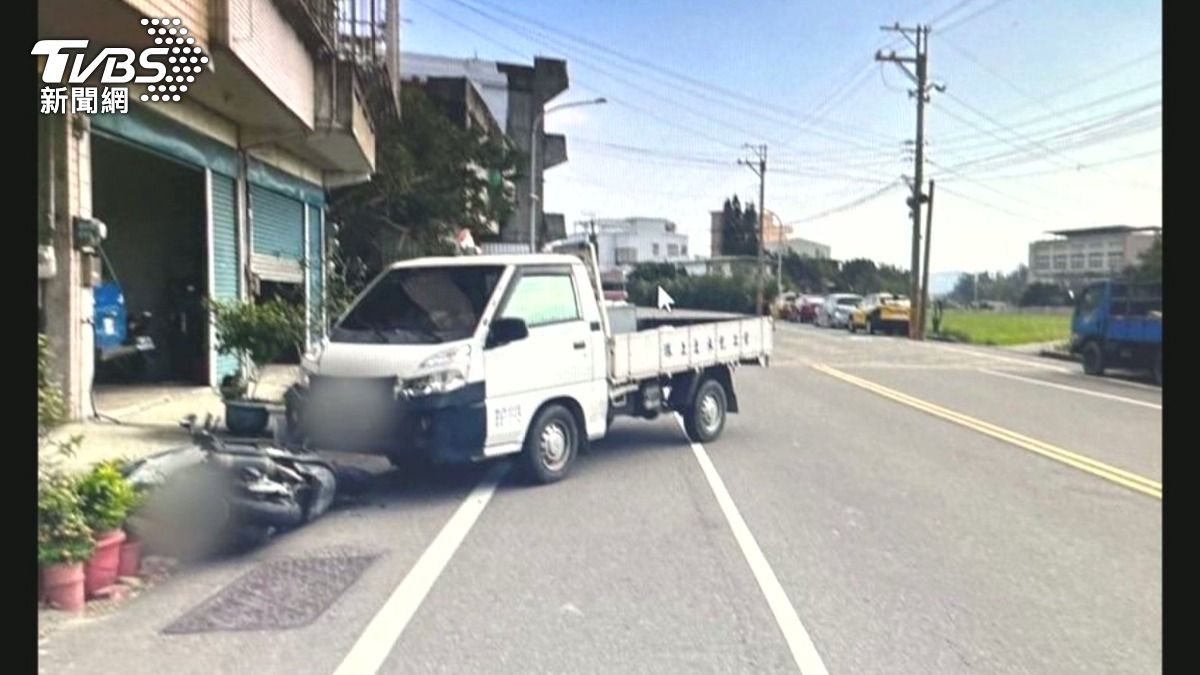 後龍死亡車禍！騎士疑過彎失控「逆向衝撞」　無照駕駛身亡。(圖／TVBS)