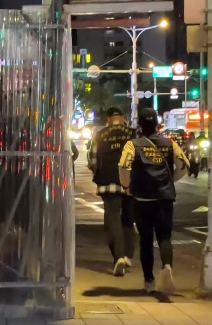 警察獲報趕赴現場。(圖/Threads@bk.0324授權提供)