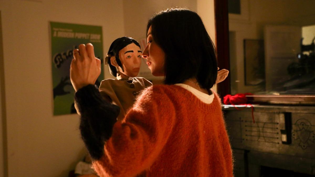 桂綸鎂在片中飾演與人偶舞的藝術總監。（圖／甲上提供）