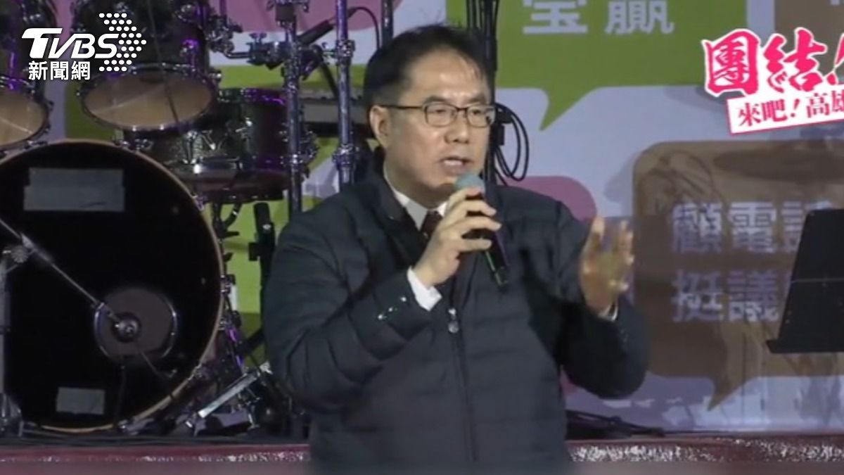選前黃金週搶大咖,台南市長黃偉哲先是力挺邱議瑩。(圖/TVBS)