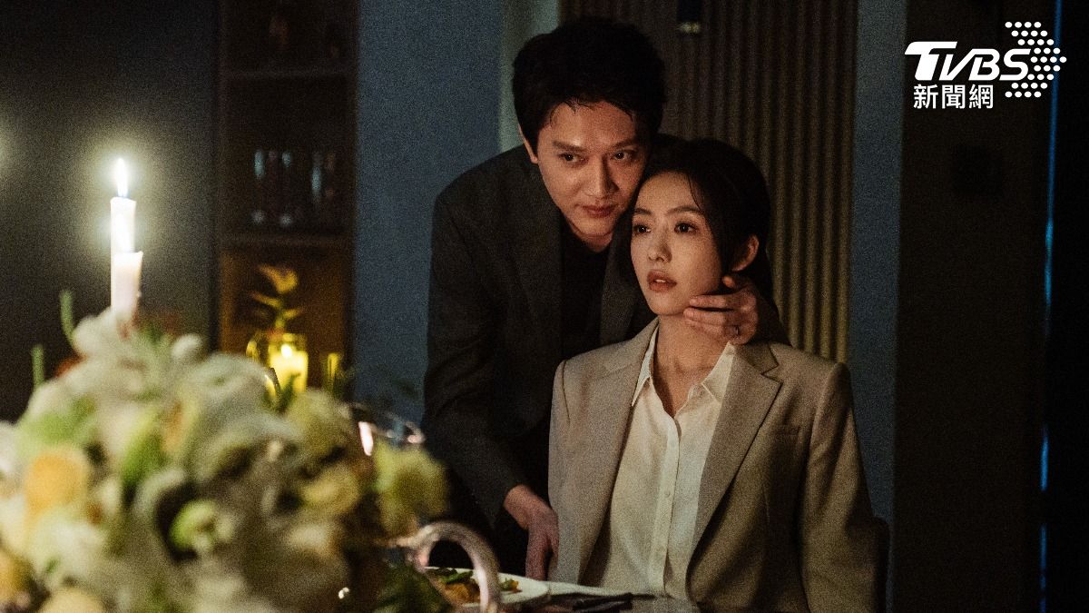 馮紹峰在劇中徹底「黑化」。（圖／TVBS）