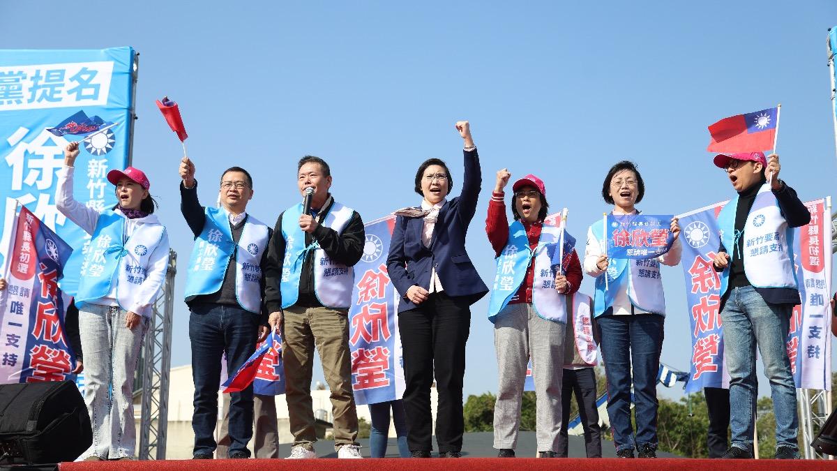 爭新竹縣長提名!徐欣瑩辦萬人造勢 羅智強、翁曉玲現身助陣